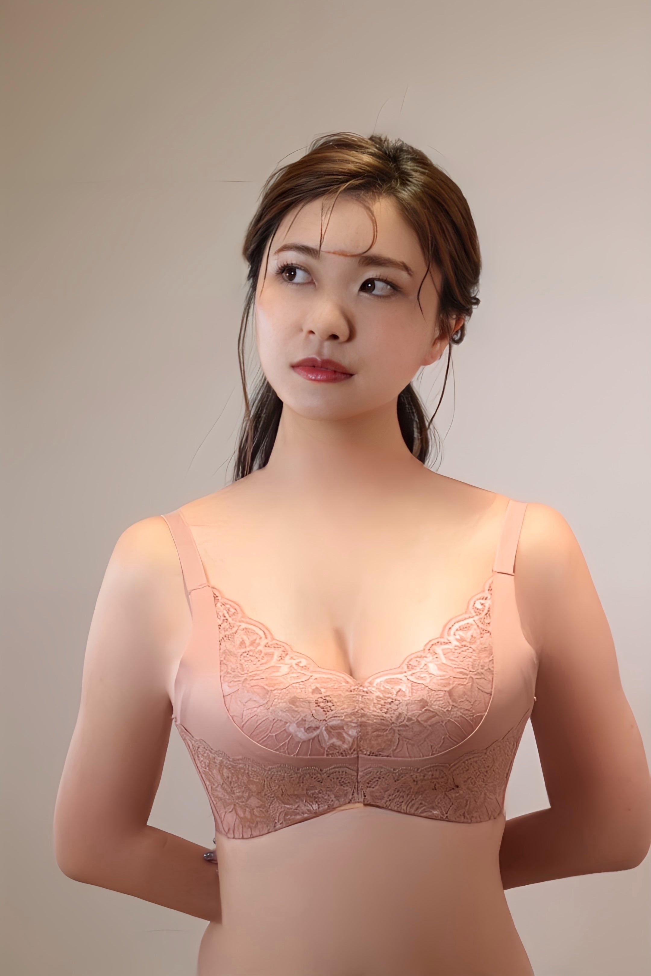 脇肉すっきり脇高3段ホック美胸ブラ