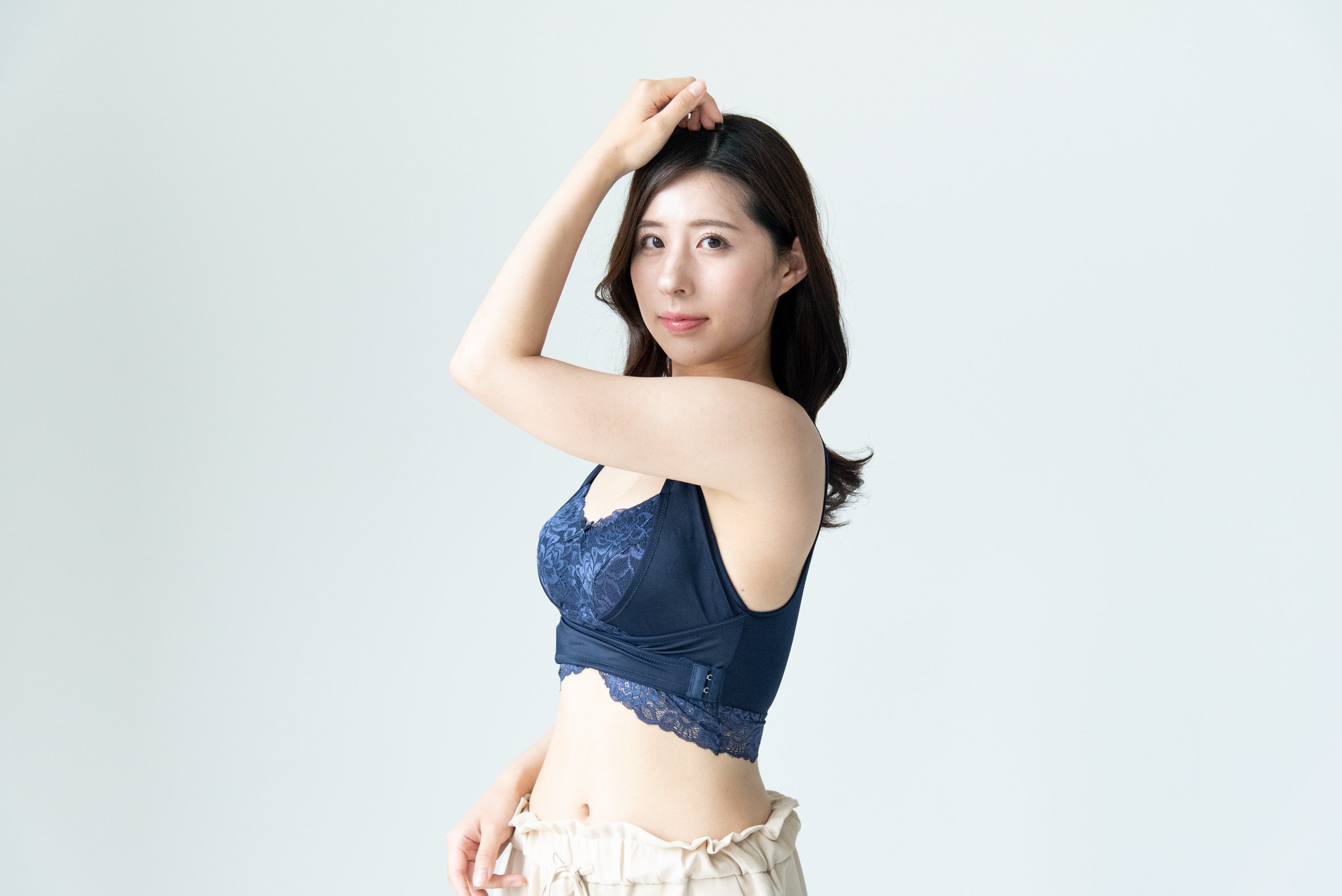 夜も快適！レース育乳ナイトブラ